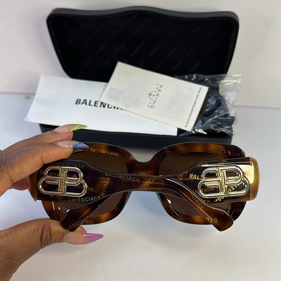 New Authentic Balenciaga
Women's BB0069S 53mm New Havana Rectangle Sunglasses - Picture 13 of 13